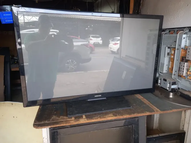 TV DE PLASMA 43 Polegadas.
