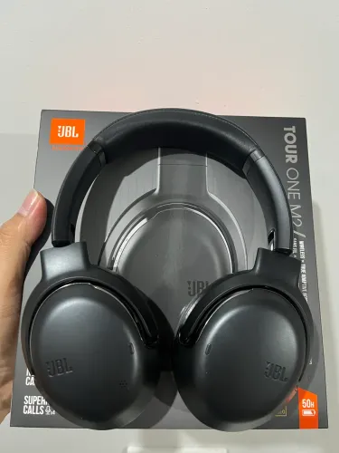 JBL Tour One M2 - Completo na caixa + ANC