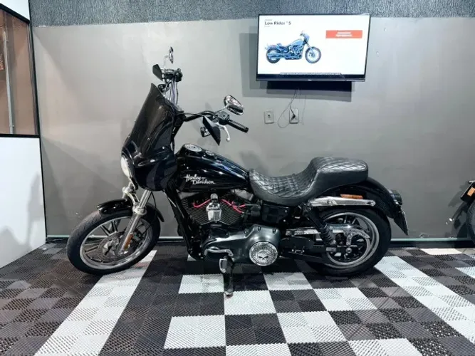 HARLEY DAVIDSON DYNA SUPER GLIDE 2010 - CLUB STYLE