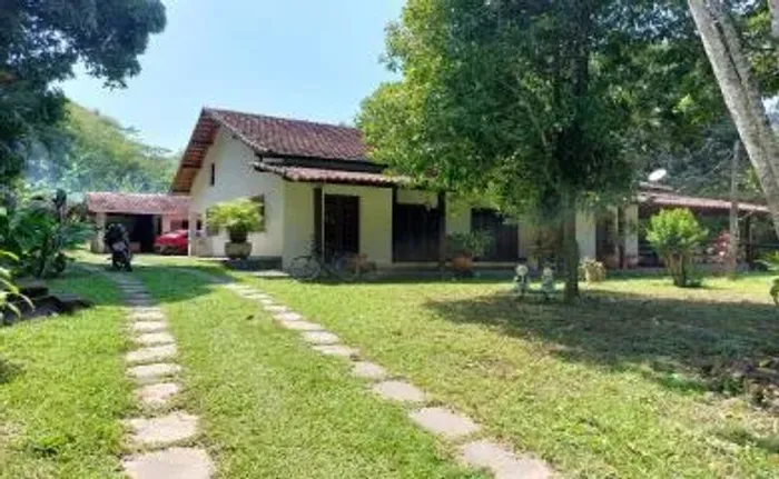 Sítio para Venda em Rio Bonito, Basílio, 3 dormitórios, 1 suíte, 1 banheiro, 2 vagas