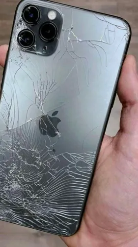 Compra de iPhone 12,13, 14, 15, 16, 17 com defeito, trincado ou quebrado.