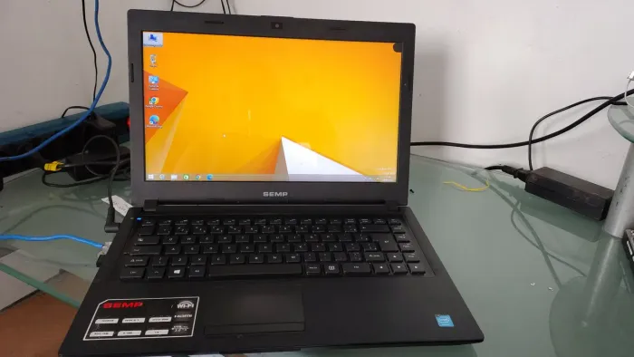 Notebook Semp Toshiba