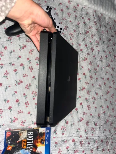 PS4 SLIM NOVO 1TB ( Nunca usado )