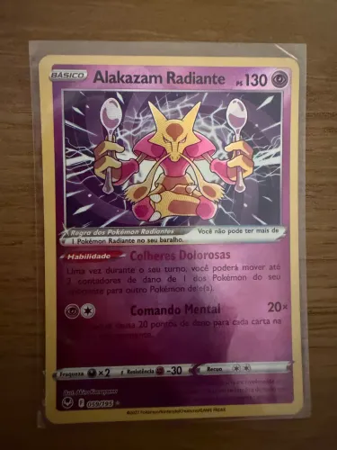 Lote de duas cartas de Pokémon - Radiant charizard e alakazam radiante