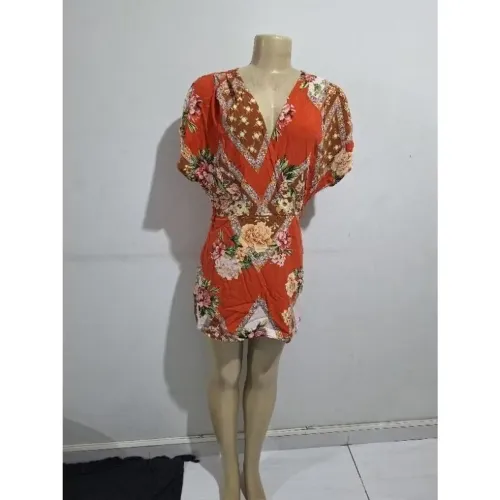 Macacão curto feminino