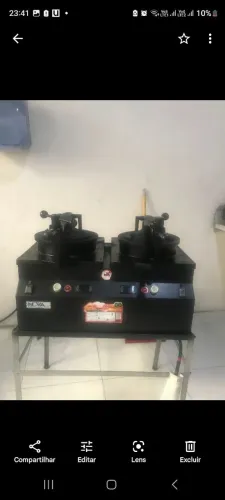 Fritadeira de pressão para frango frito. 