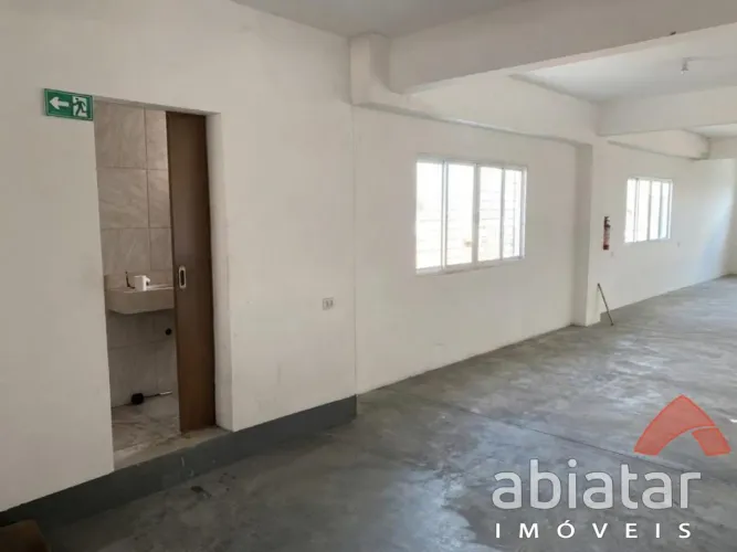 Salão comercial para locação no Jardim Record - Taboão da Serra/SP - 1 banheiro e 2 vagas
