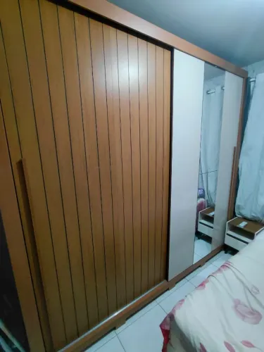 Guarda-roupas casal 2 portas 4 gavetas
