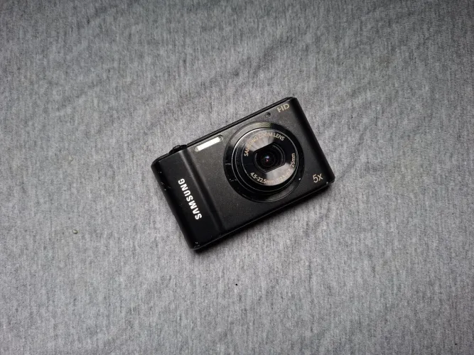 Câmera Samsung ST64