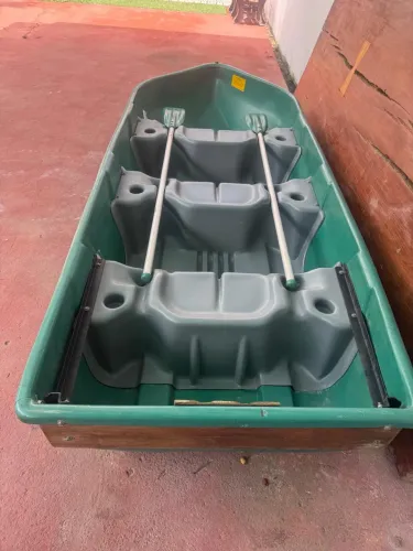 Barco de Pesca + Motor de Popa (Conjunto Completo)