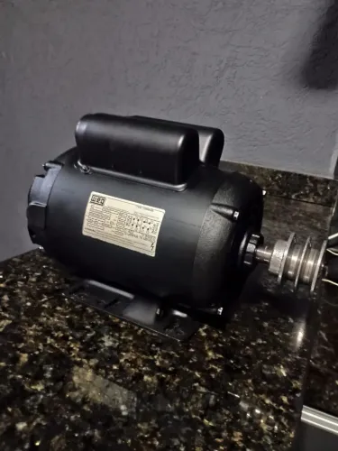 Motor 2 cv 4 polos monofasico , ideal para engenho ,betoneira ...