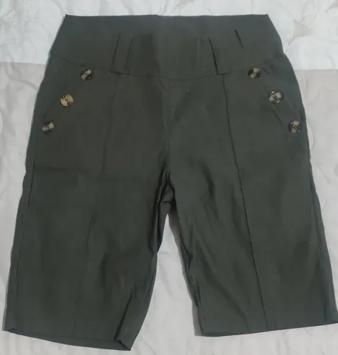 Bermuda Bengaline com Botões Verde Tam. 44