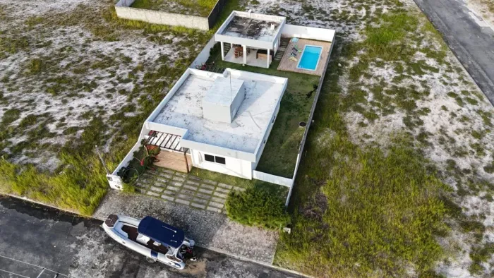 Casa em excelente condomínio 
