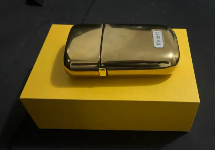 Barbeador Elétrico Kemei Km-tx1 Dourado Profissional Sem Fio Dourado