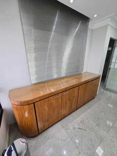 Buffet Aparador 4 Portas com Tampo de Vidro - Ótimo Estado