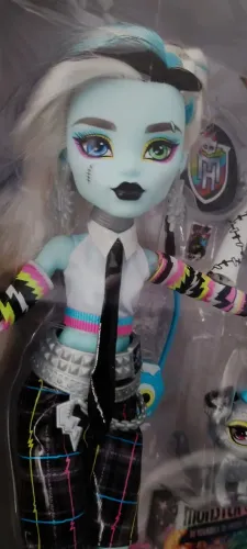 Monster High Frankie Stein Welcome Committee (item reservado)