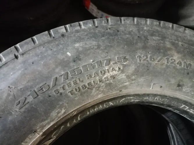 Pneus 215/75 R17,5 Dunlop
