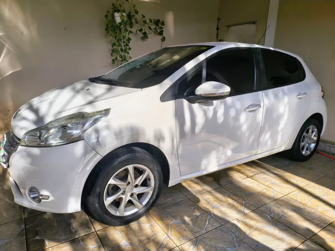Peugeot 208 Active/active Pack 1.5 Flex 8V 5P 2016