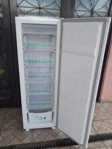 Freezer Cônsul 142 litros 110v seminovo