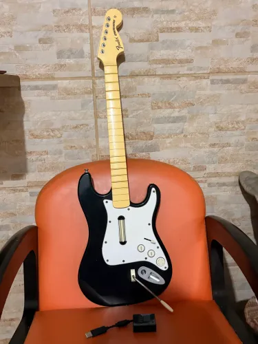 Guitarra guitar hero com dong