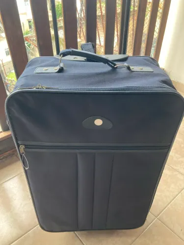 Duas Malas de Viagem Azul Grande Outra Média Com Puxador de Alumínio Usada.