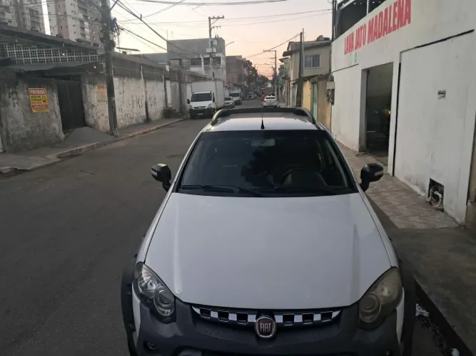 Fiat Strada Adventure1.8/ 1.8 Locker Flex CD 2015
