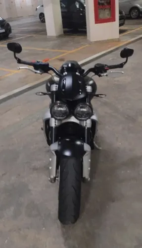 TRIUMPH ROCKET III IMPECÁVEL 