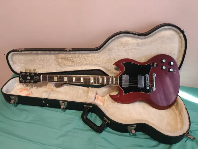 Guitarra Gibson SG Standart