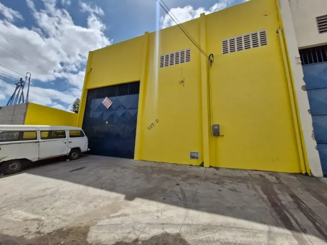 Galpão para Alugar com 396 m² Próximo à CEASA em Maracanaú