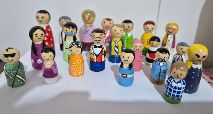 Bonequinhos de madeira para constelação familiar