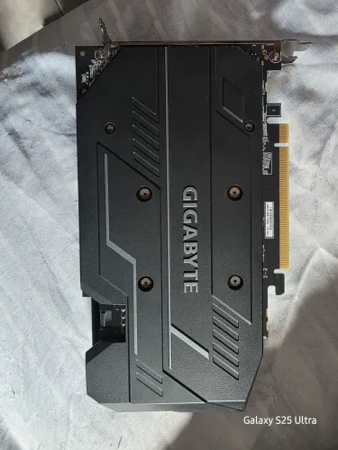 Placa de video Geforce GTX1660 Super Gigabyte funcionando perfeitamente