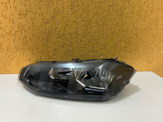 Farol esquerdo Polo / Virtus 2017/2018/2019/2020/2021