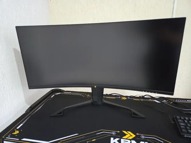 Monitor UltraWide 34" Curvo QHD KBM Gaming 