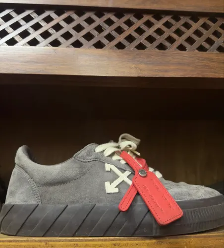 Tênis off-white cano baixo vulcanized