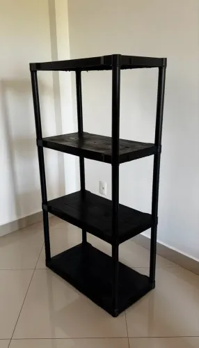 Estante plástica modular preta