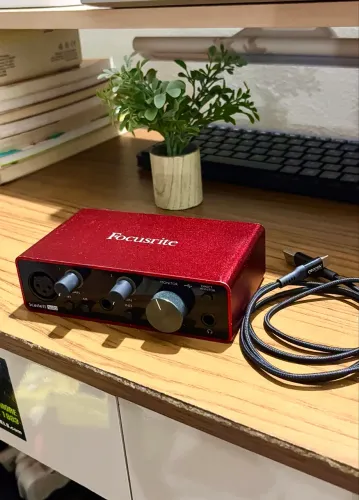 Interface de áudio Focusrite scarlett solo Red original 