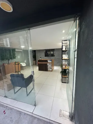 Salão de beleza na ponta verde