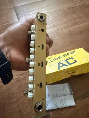 Cube baby violão novinho