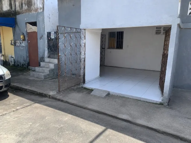 [ALUGO] Casa com Garagem na Barra do Ceará