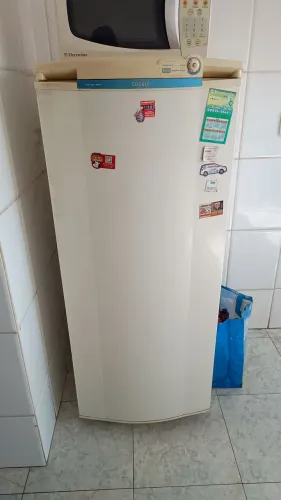 Geladeira Consul de uma porta