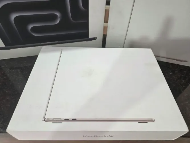 MacBook Air M5 2026 13,6" 16GB Ram 512GB Model A3449 Starlight 