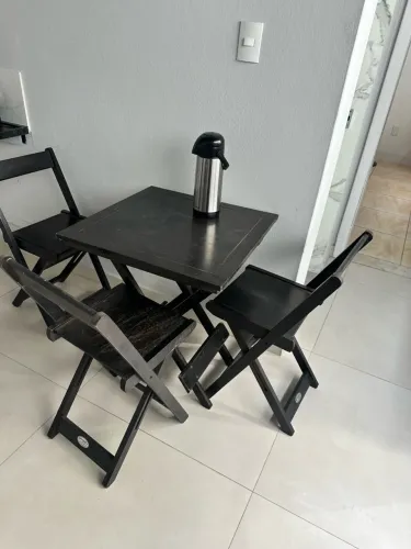 Jogo de mesa dobrável de madeira