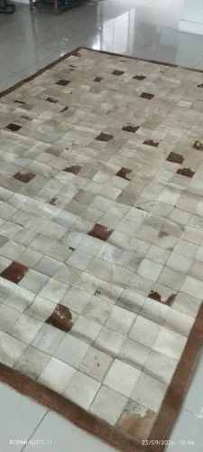 Tapete de couro grande usado
