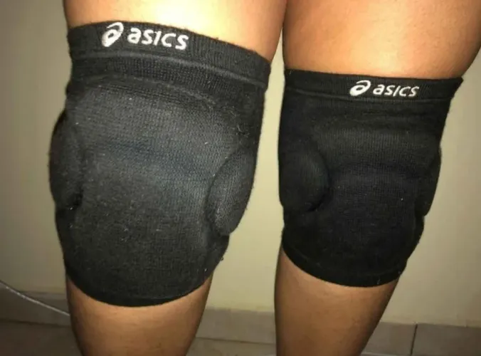 Joelheira Asics Vôlei Profissional