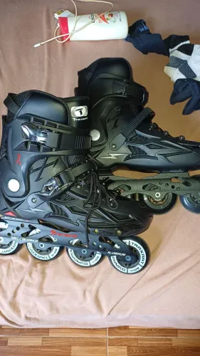 Vende-se patins traxart dynamix seminovo