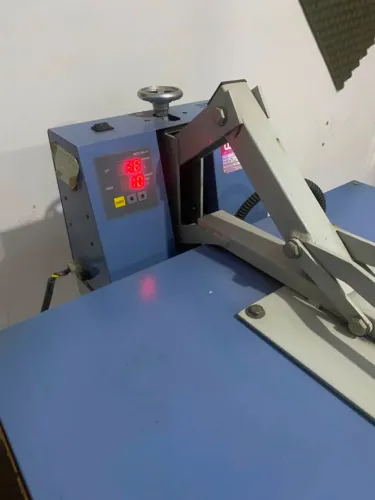 VENDO PRENSA TÉRMICA PROFISSIONAL 70x50