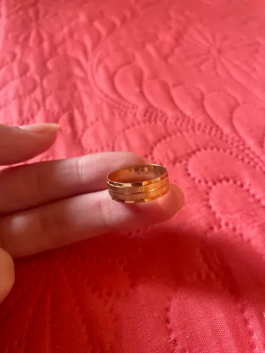 Aliança Romanel dourada, aro 20, sem uso, apenas guardada.