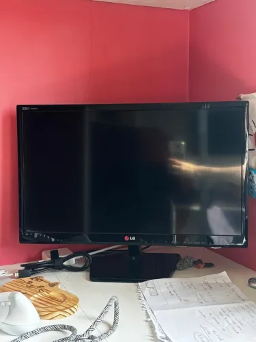 Monitor TV LG 24" (Modelo 24MN33) - 2 em 1 (Monitor e Televisão)
