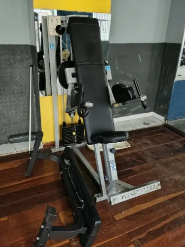 APARELHO DE OMBRO TECHNOGYM