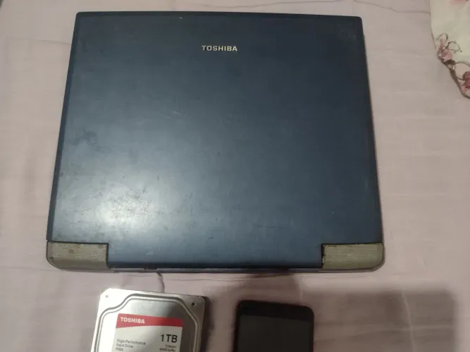 Notebook toshiba e positivo para retirada de peças